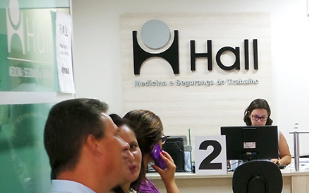 A Hall oferece cursos aos seus clientes